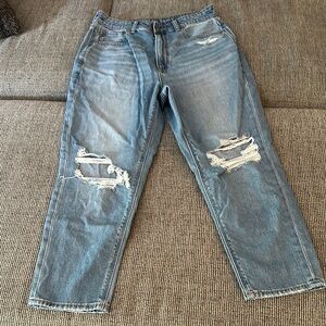 American Eagle Outfitters mom jeans